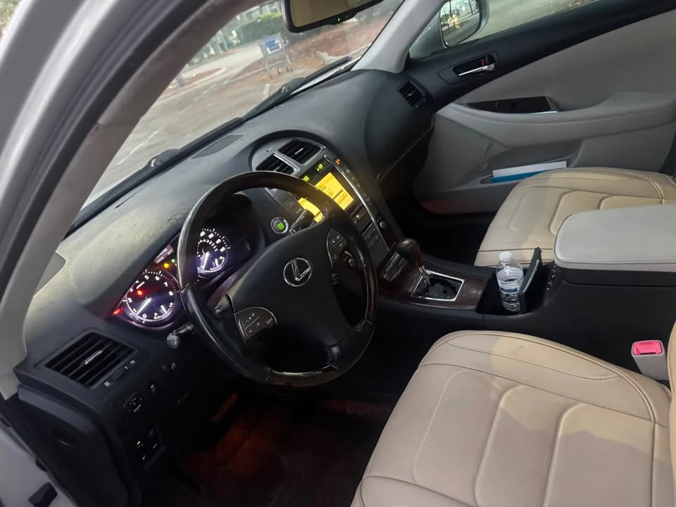 2010 Lexus ES 5th Gen - Image 9 of 10