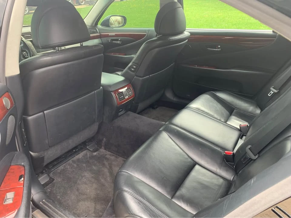 2010 Lexus LS 4th Gen - Image 4 of 7