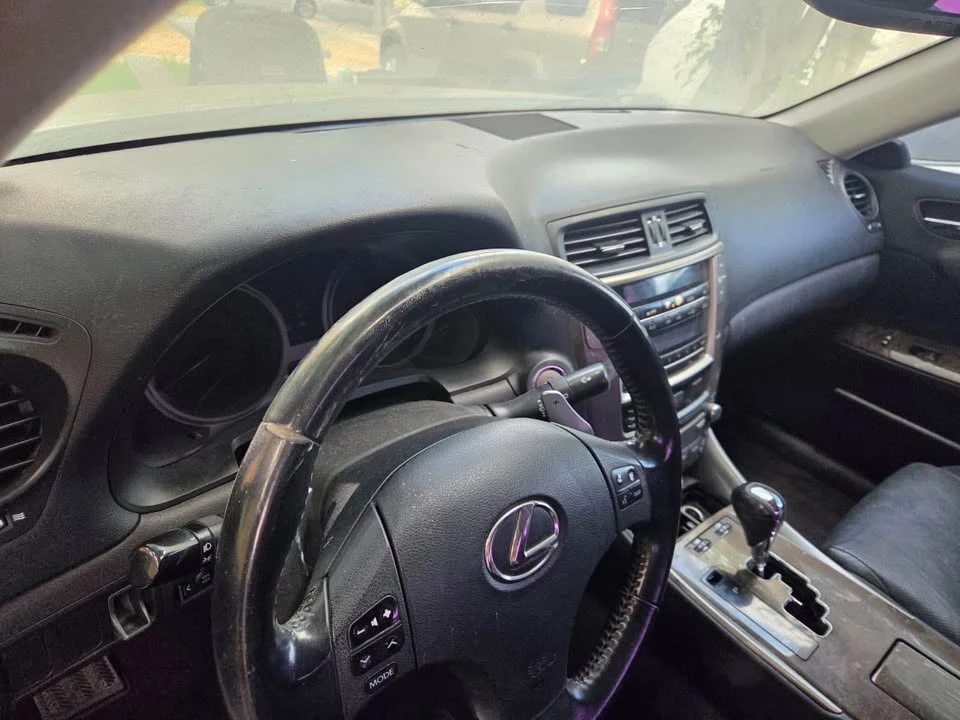 2010 Lexus IS 2nd Gen - Image 6 of 8