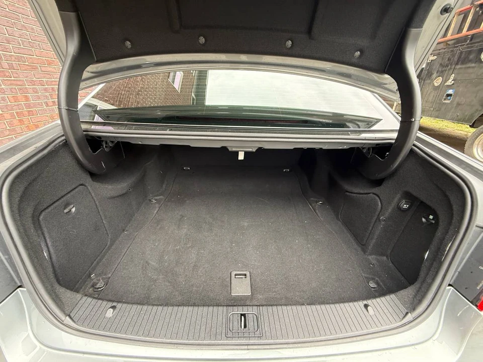 2010 Mercedes-Benz W212 E-Class - Image 19 of 20