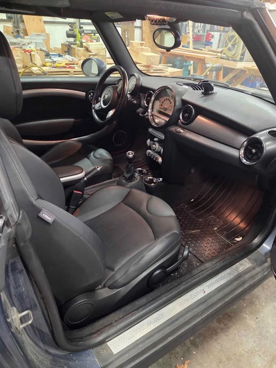 2010 Mini Mini 2nd Gen - Image 3 of 3