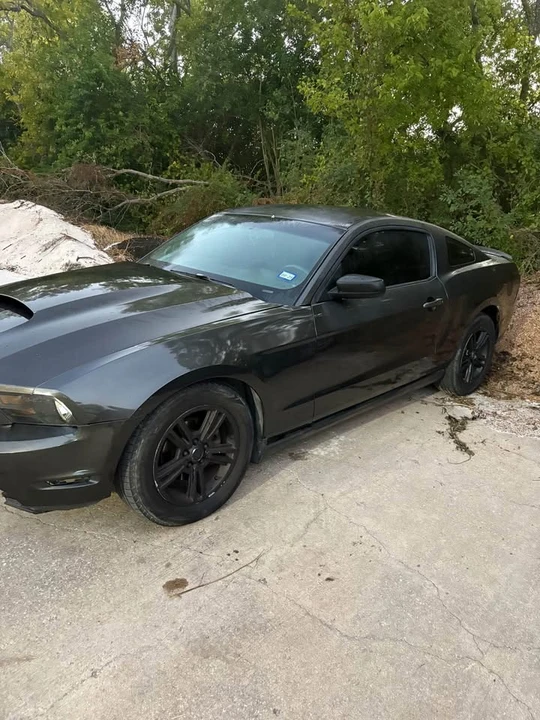 2010 Ford S197 Mustang - Image 2 of 2