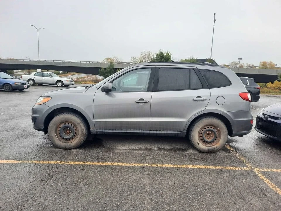 2010 Hyundai Santa Fe - Image 3 of 4