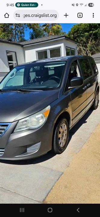 2010 Volkswagen Routan - Image 2 of 10