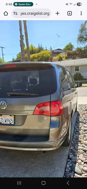 2010 Volkswagen Routan - Image 7 of 10