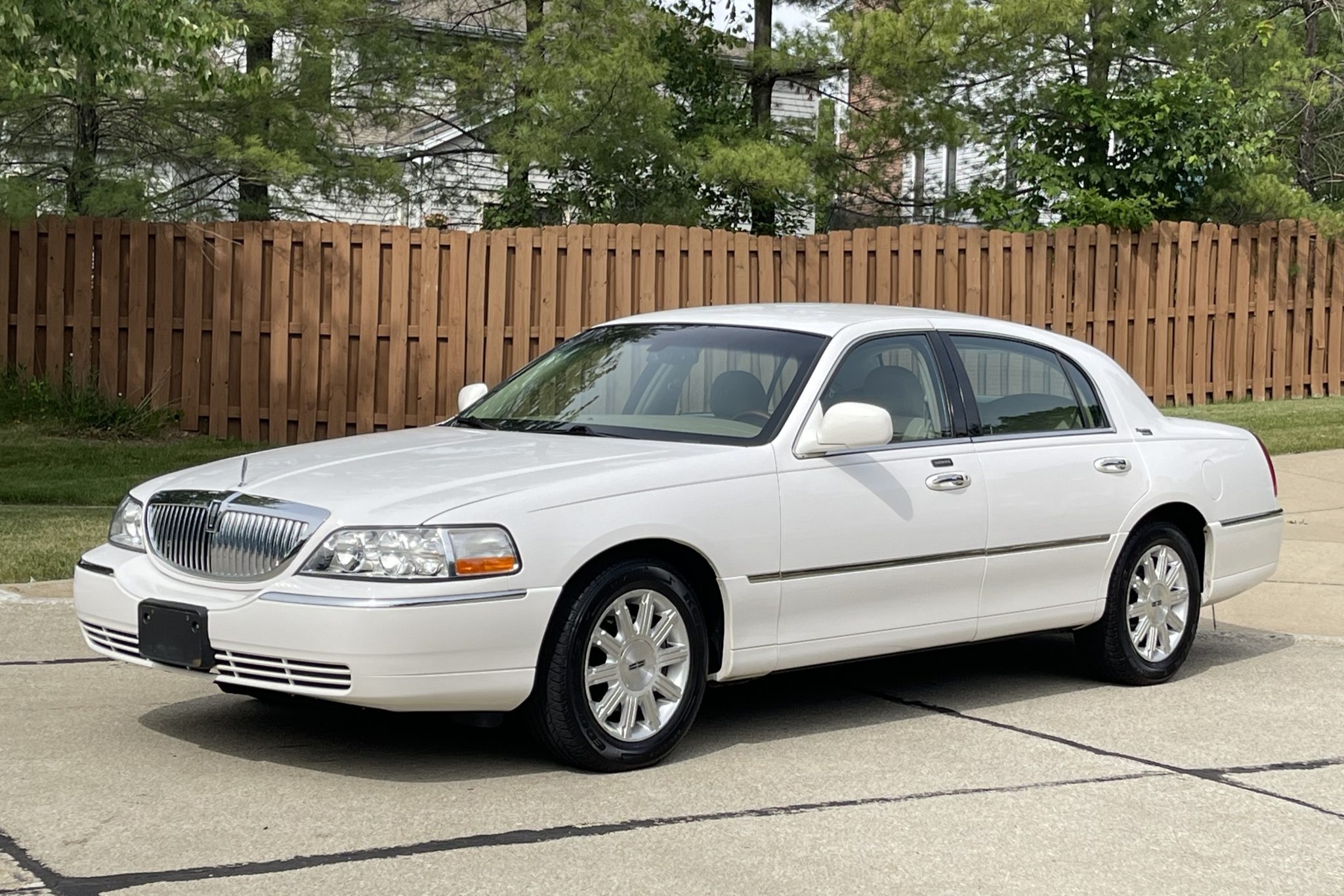 45k-Mile 2010 Lincoln Town Car Signature Limited