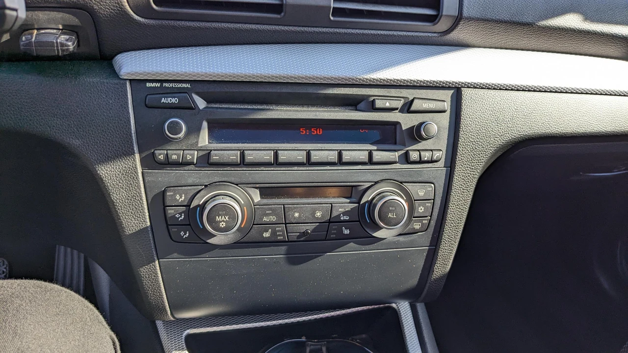 2011 BMW E81/E82/E88 1 Series - Image 17 of 29