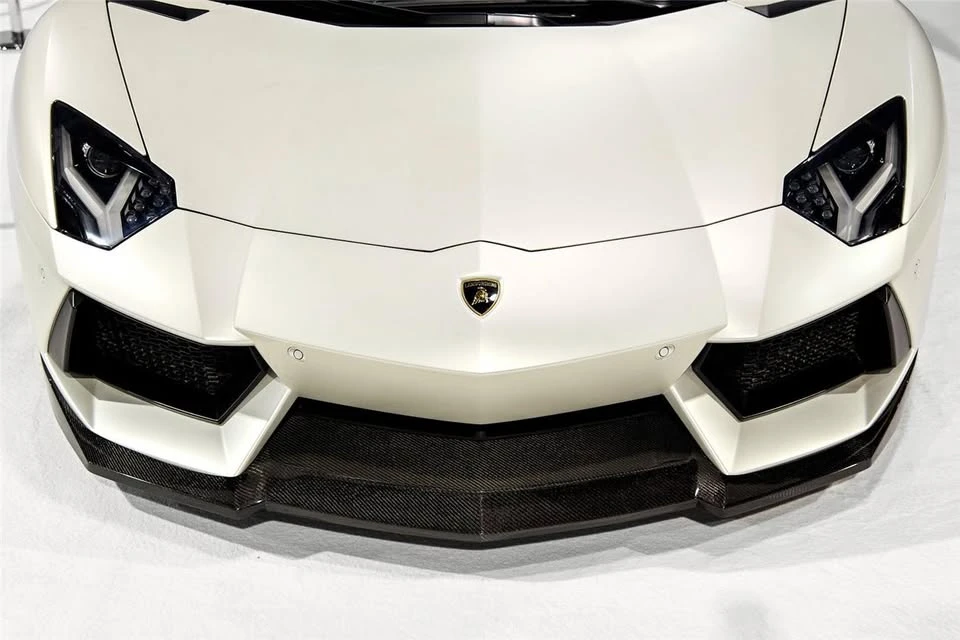 2011 Parts & Memorabilia Bodywork - Image 2 of 4
