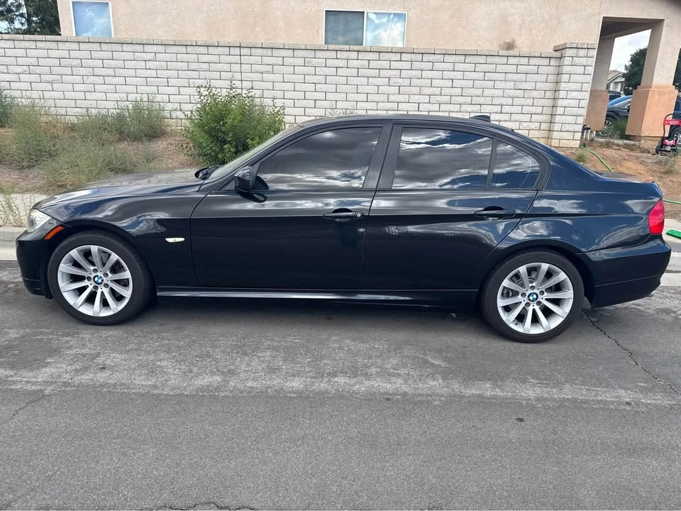 2011 BMW E90 3 Series Sedan - Image 2 of 5
