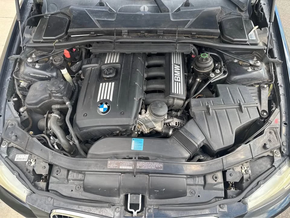 2011 BMW E90 3 Series Sedan - Image 5 of 5