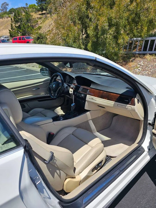 2011 BMW E93 3 Series Convertible - Image 7 of 10