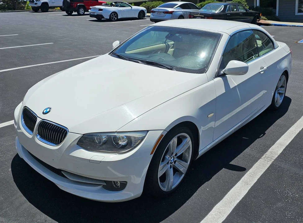 2011 BMW E93 3 Series Convertible - Image 3 of 10