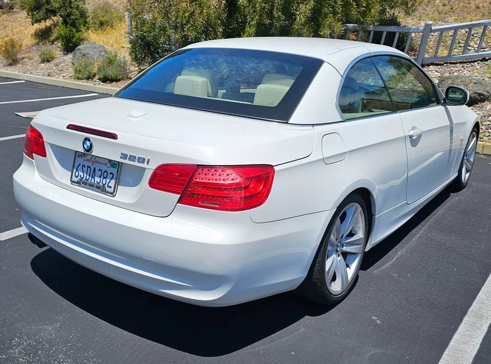 2011 BMW E93 3 Series Convertible - Image 8 of 10