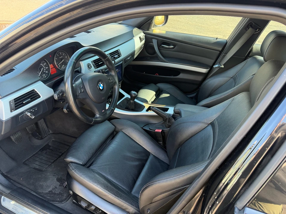 2011 BMW E90 3 Series Sedan - Image 10 of 20