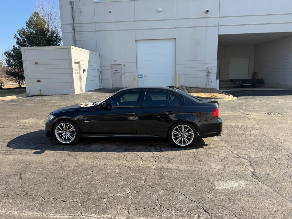 2011 BMW E90 3 Series Sedan - Image 8 of 20