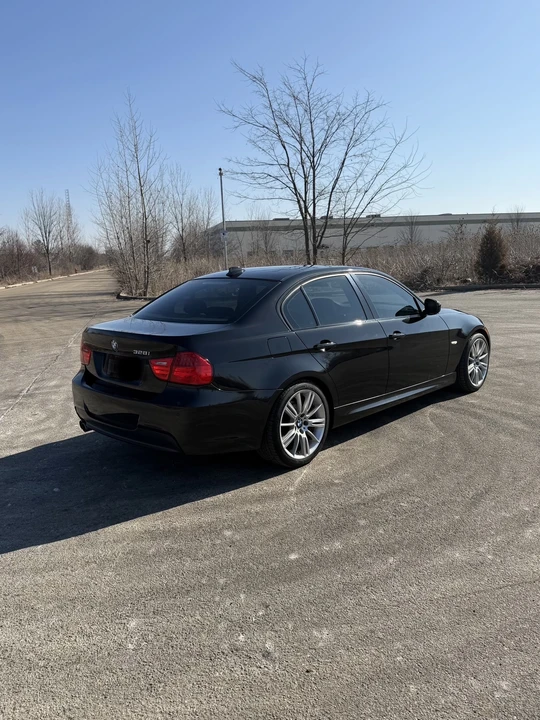 2011 BMW E90 3 Series Sedan - Image 13 of 20