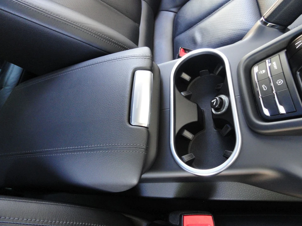 2011 Porsche 958 Cayenne - Image 11 of 17