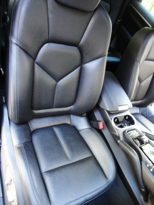 2011 Porsche 958 Cayenne - Image 8 of 17