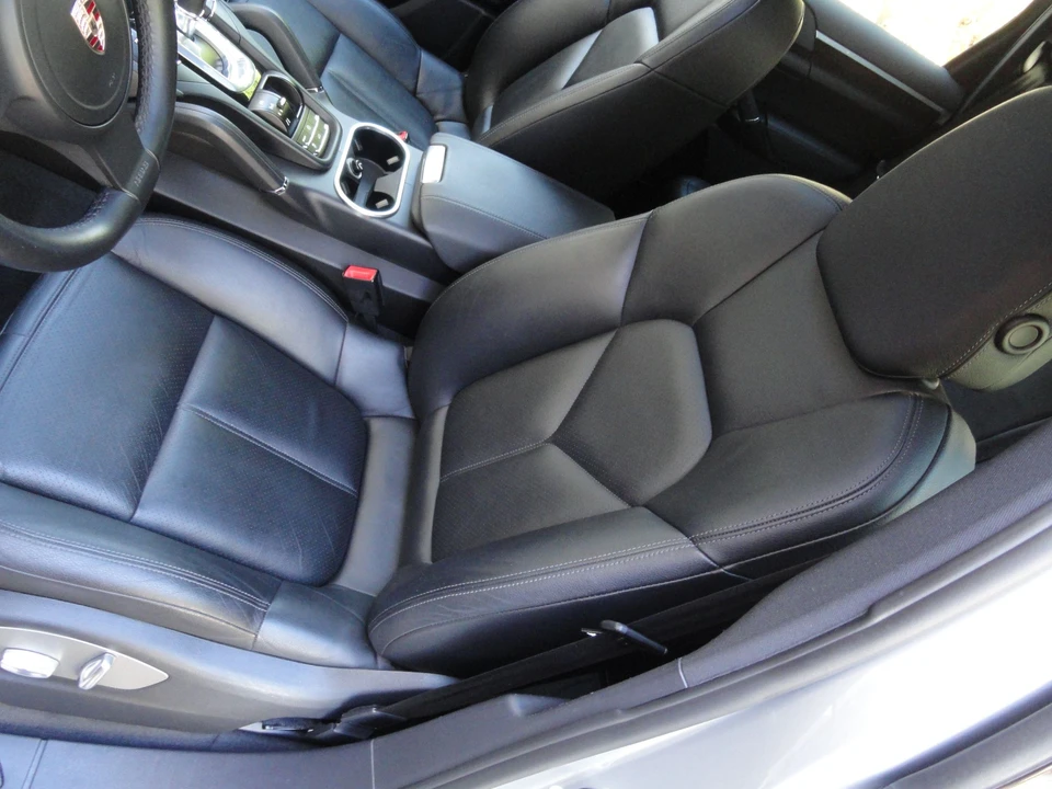 2011 Porsche 958 Cayenne - Image 6 of 17