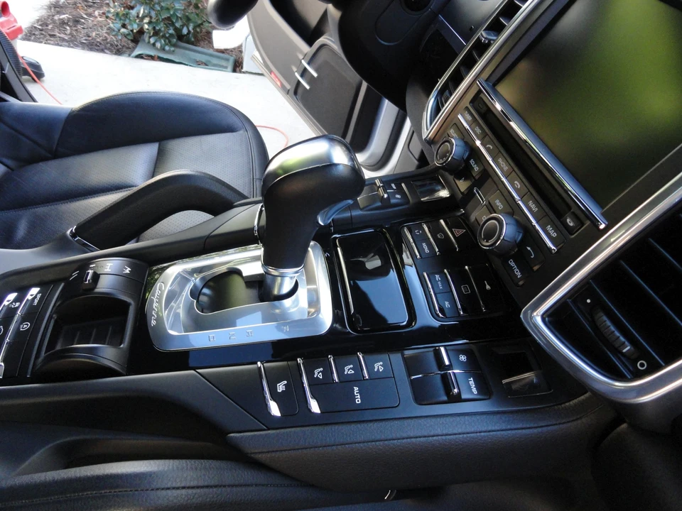2011 Porsche 958 Cayenne - Image 12 of 17