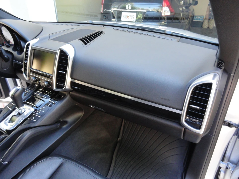 2011 Porsche 958 Cayenne - Image 10 of 17