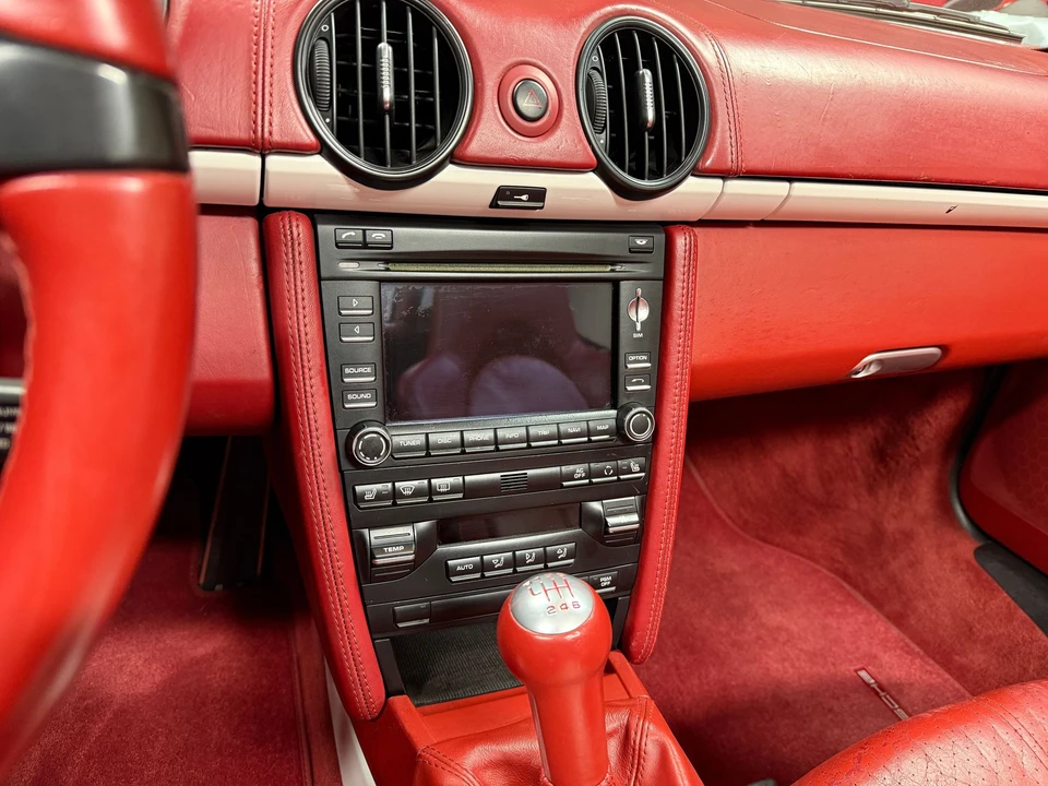 2011 Porsche 987 Boxster Spyder - Image 24 of 31