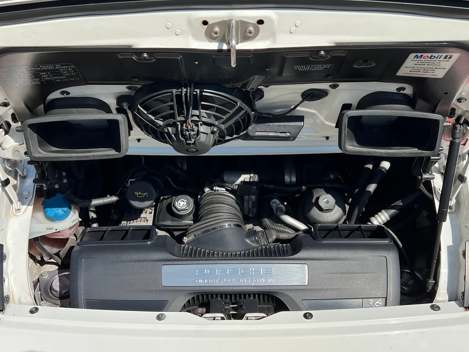 2011 Porsche 997 Carrera - Image 30 of 31