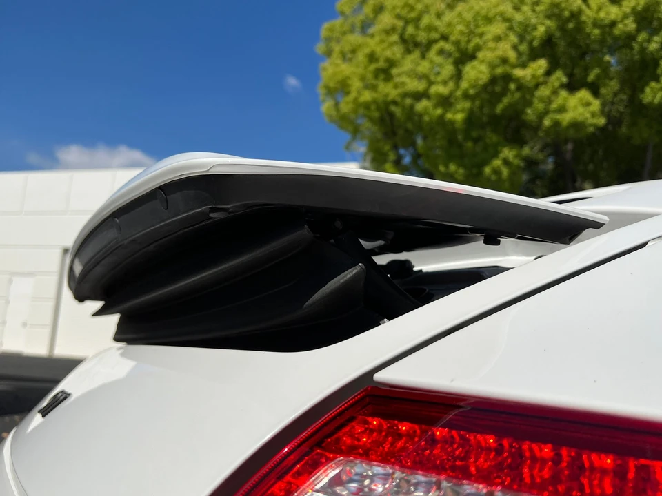 2011 Porsche 997 Carrera - Image 28 of 31