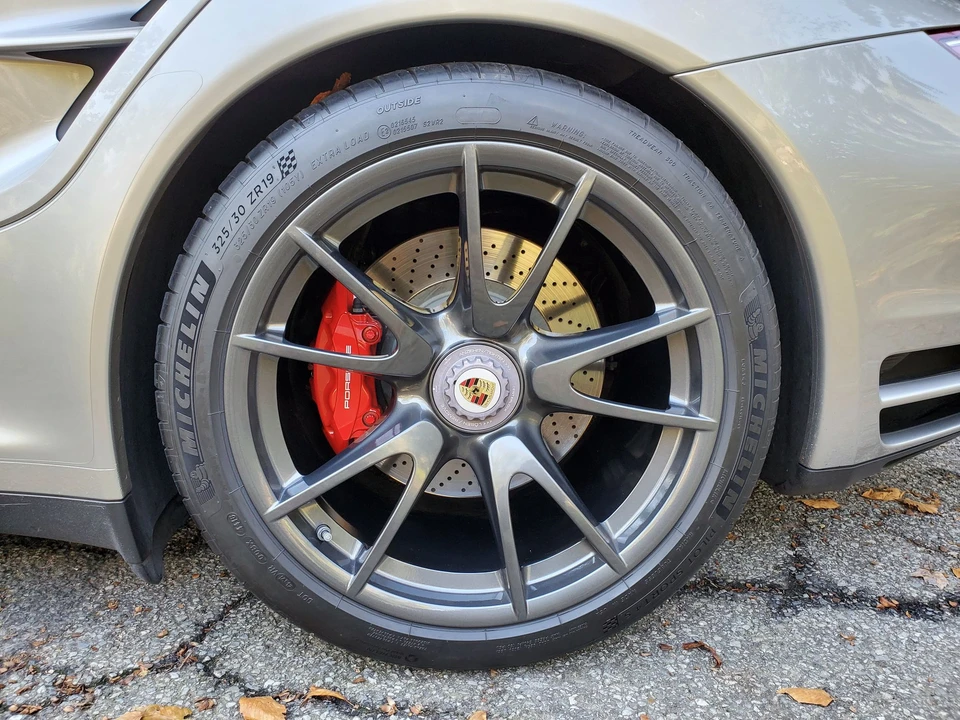 2011 Porsche 997 Turbo - Image 19 of 31