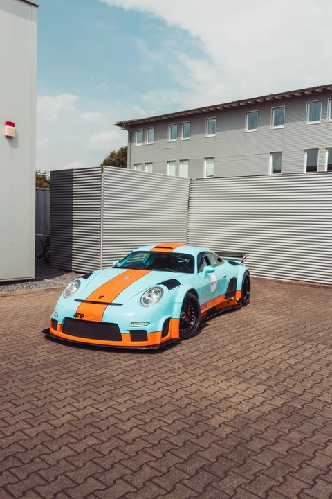 2011 Porsche 911 - Image 15 of 31