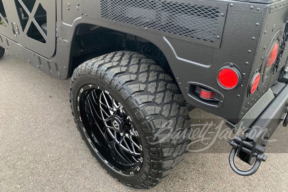 2011 AM General Hummer - Image 16 of 19