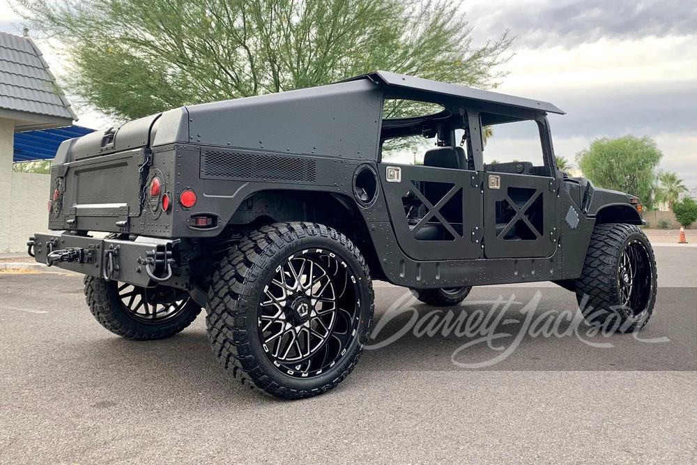 2011 AM General Hummer - Image 18 of 19