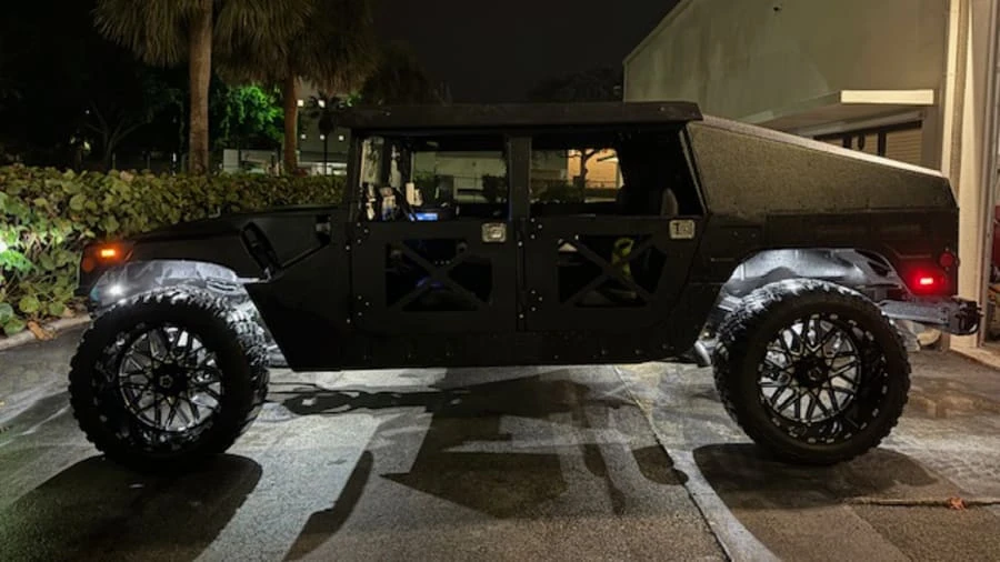 2011 AM General Hummer - Image 6 of 8