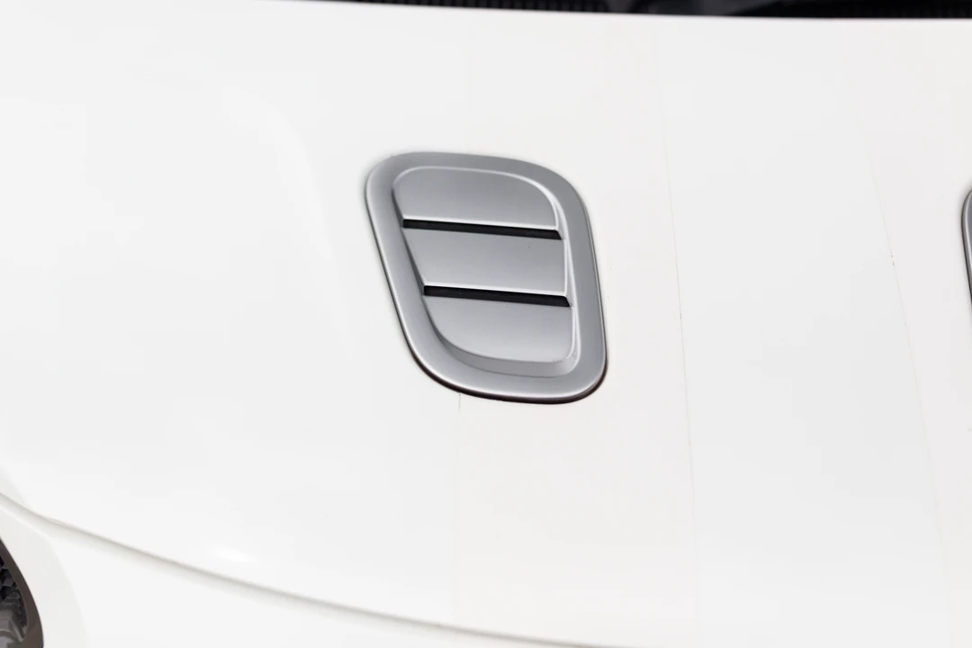 2011 Aston Martin - Image 13 of 31