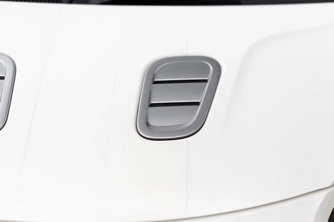 2011 Aston Martin - Image 14 of 31