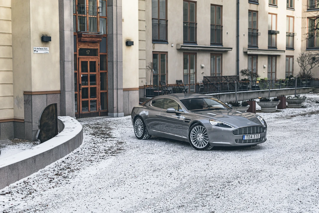 2011 Aston Martin Rapide - Image 12 of 31