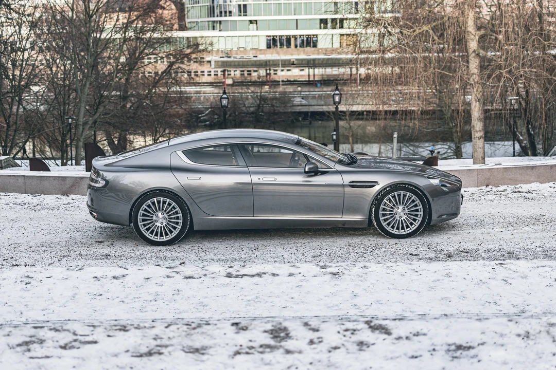 2011 Aston Martin Rapide - Image 9 of 31