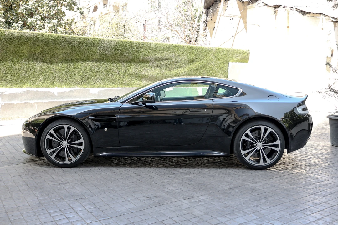 2011 Aston Martin V12 Vantage (2010-2018) - Image 9 of 31