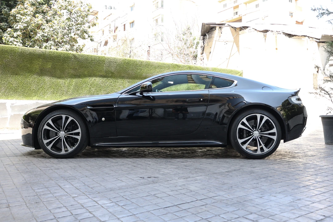2011 Aston Martin V12 Vantage (2010-2018) - Image 11 of 31