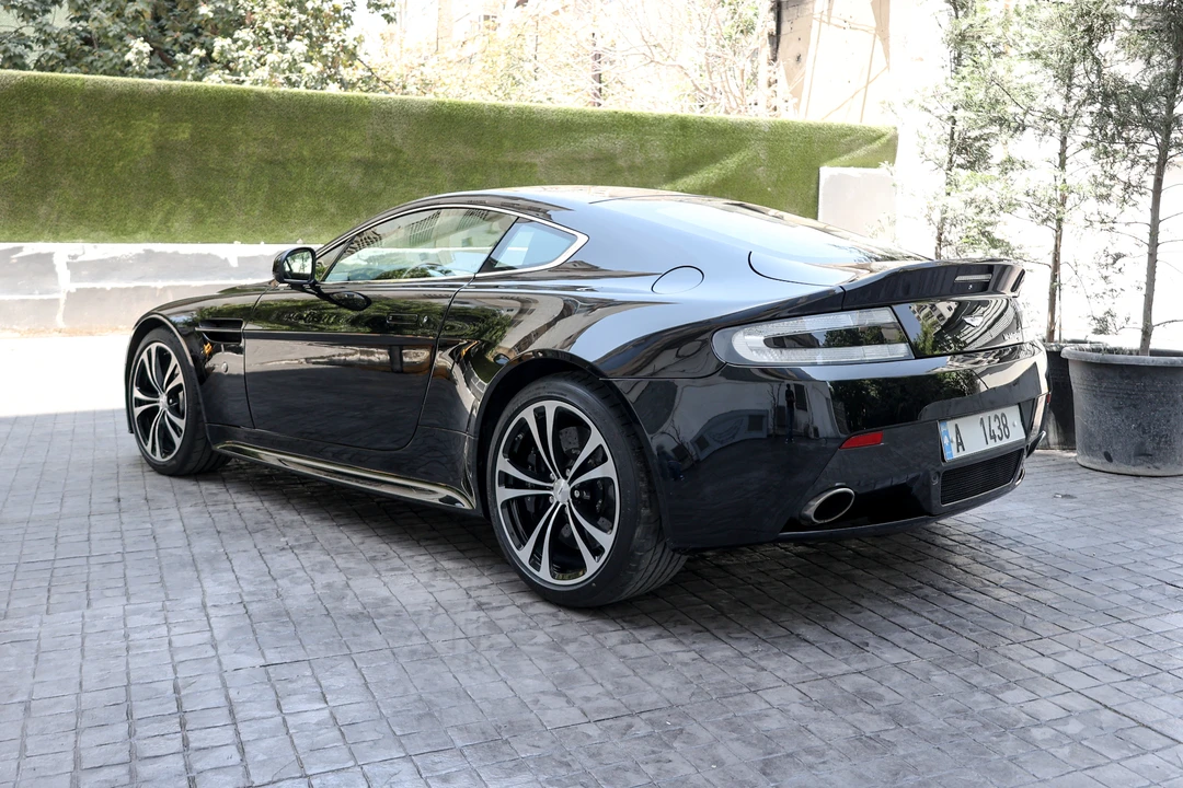 2011 Aston Martin V12 Vantage (2010-2018) - Image 15 of 31