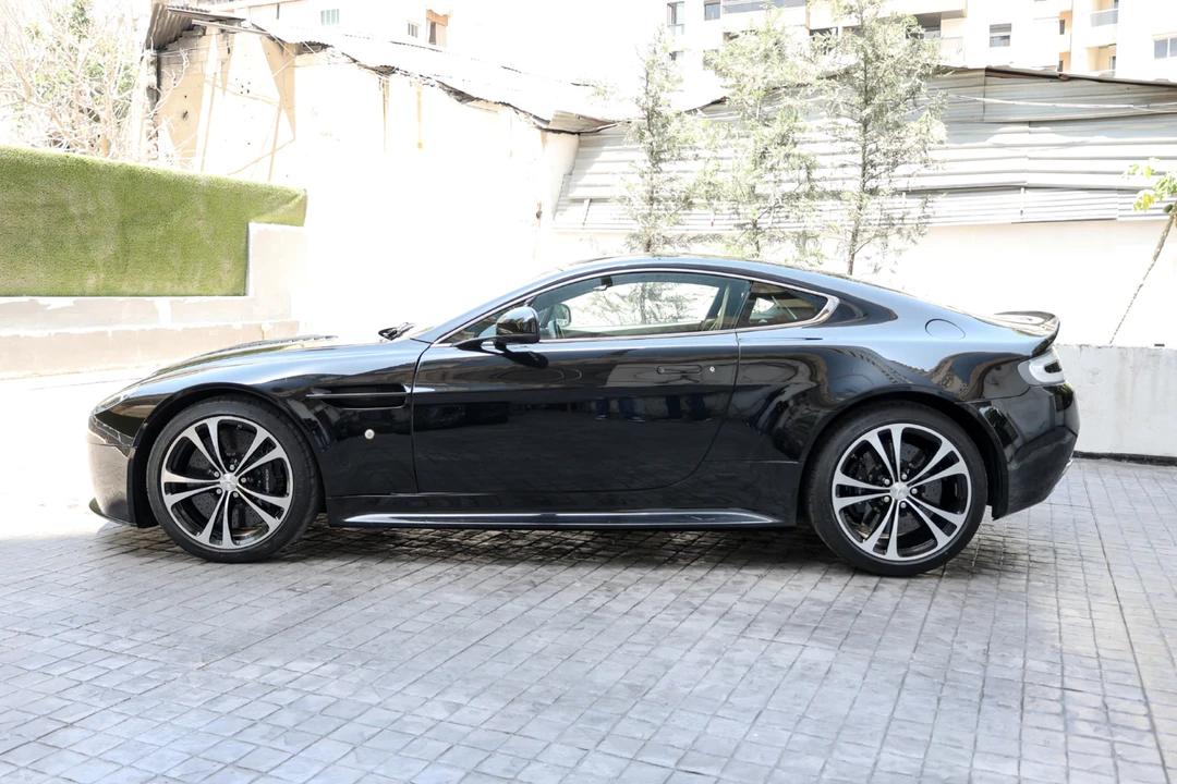 2011 Aston Martin V12 Vantage (2010-2018) - Image 12 of 31