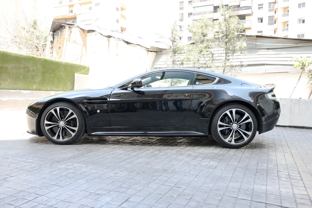 2011 Aston Martin V12 Vantage (2010-2018) - Image 13 of 31