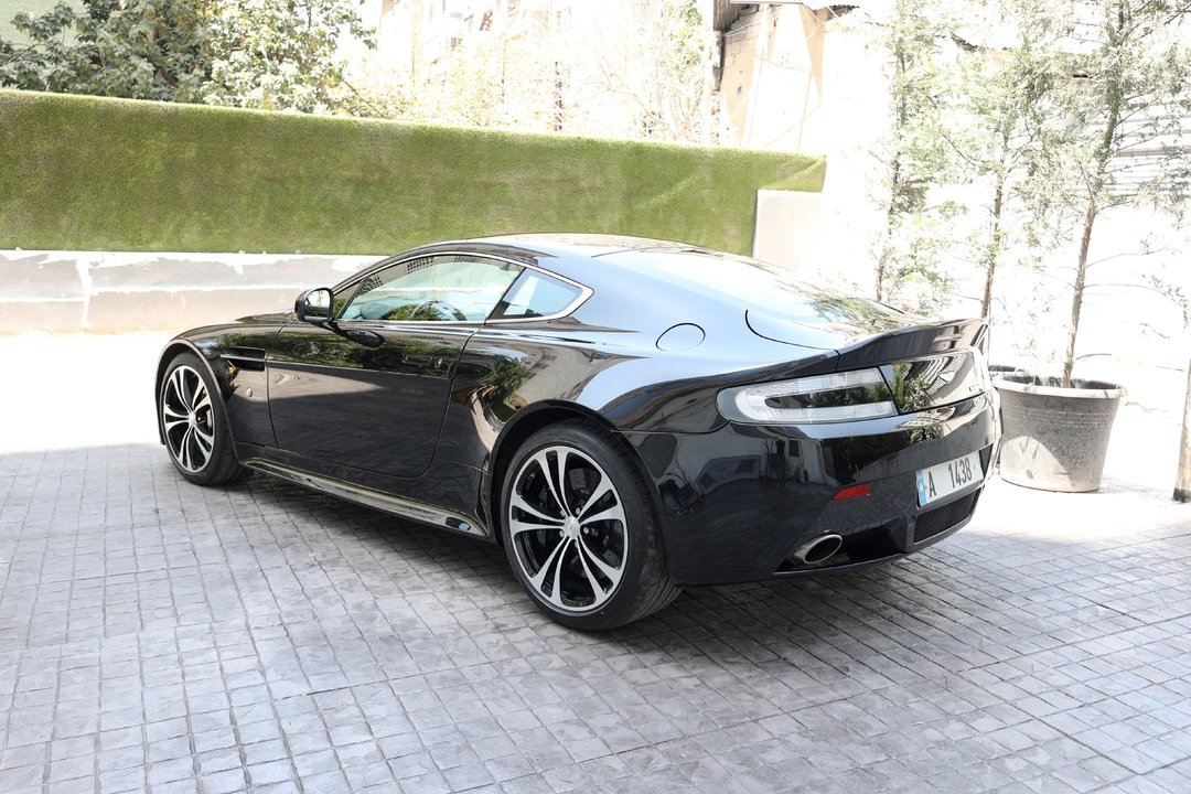 2011 Aston Martin V12 Vantage (2010-2018) - Image 8 of 31