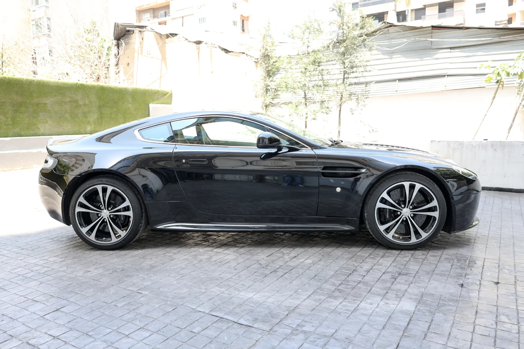 2011 Aston Martin V12 Vantage (2010-2018) - Image 5 of 31