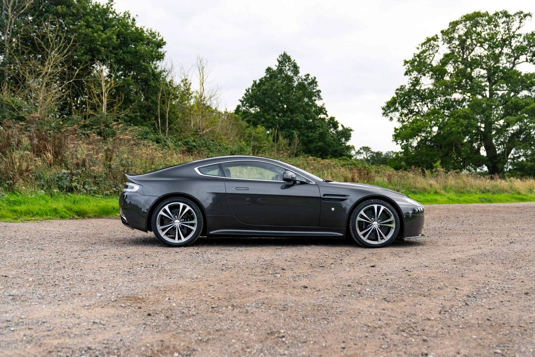 2011 Aston Martin V12 Vantage (2010-2018) - Image 9 of 31