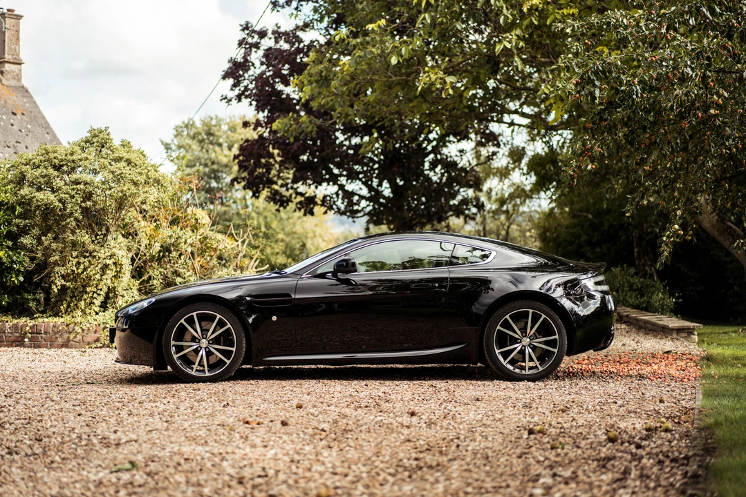 2011 Aston Martin V8 Vantage (2006-2017) - Image 5 of 31