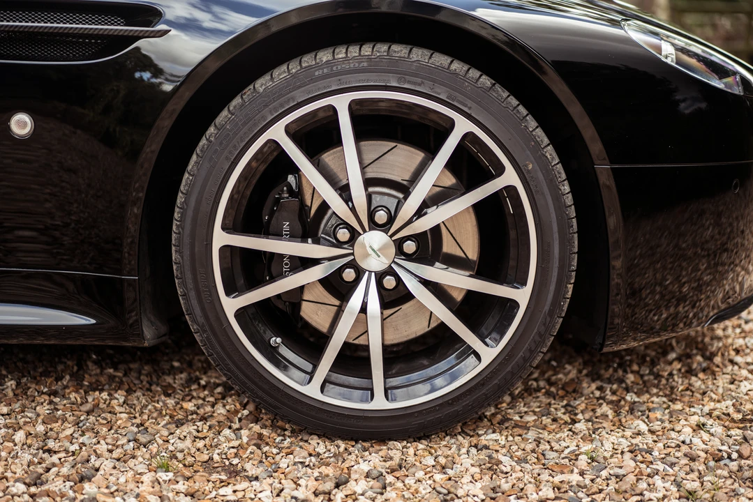 2011 Aston Martin V8 Vantage (2006-2017) - Image 28 of 31