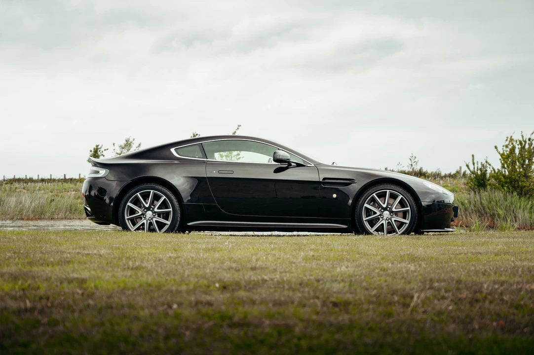 2011 Aston Martin V8 Vantage (2006-2017) - Image 17 of 31