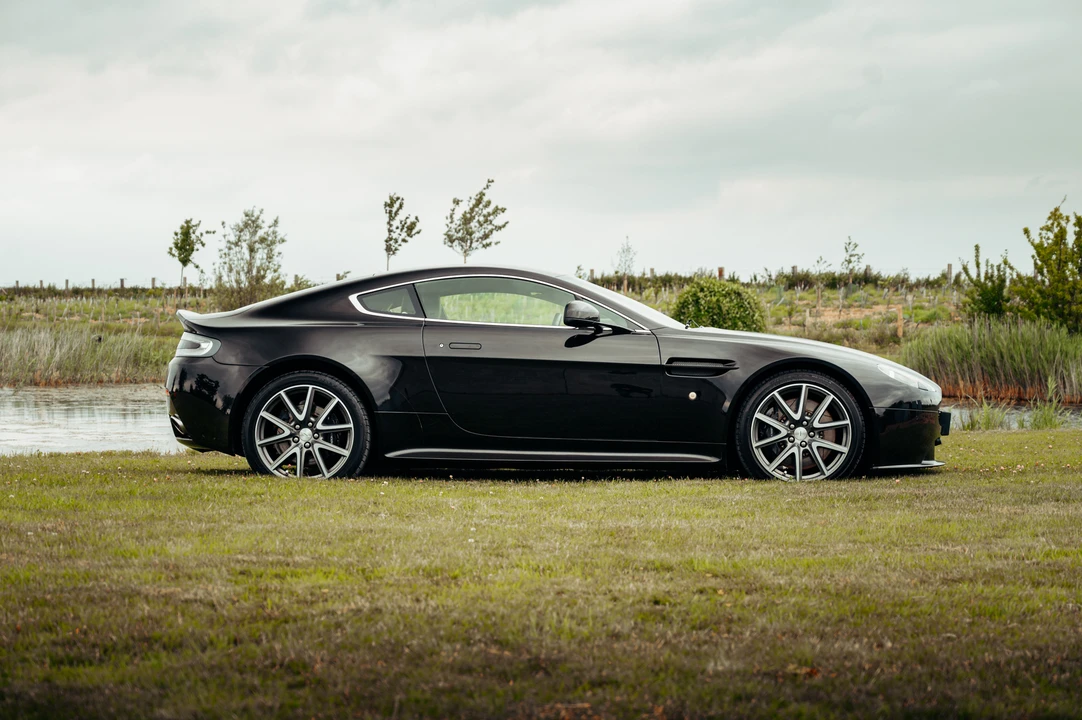 2011 Aston Martin V8 Vantage (2006-2017) - Image 9 of 31