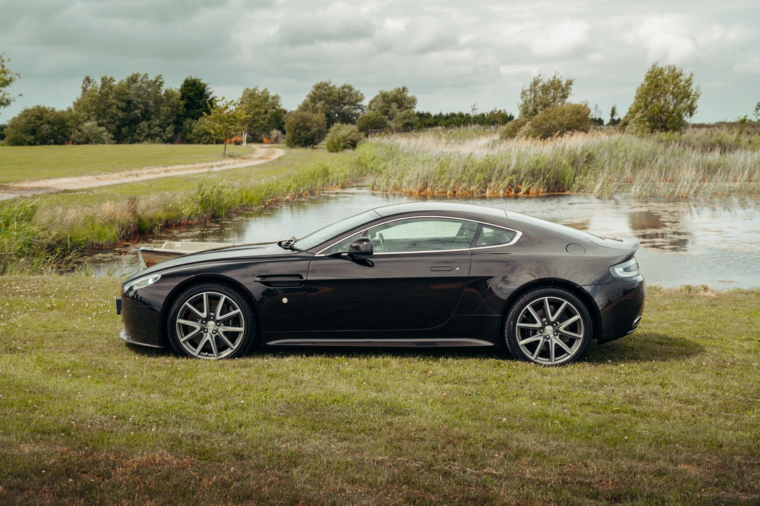 2011 Aston Martin V8 Vantage (2006-2017) - Image 13 of 31
